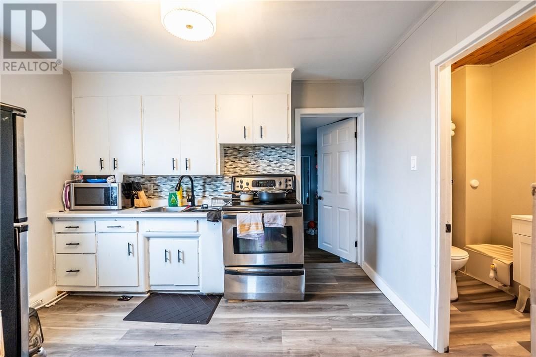 3-5 EYRE STREET Image 15