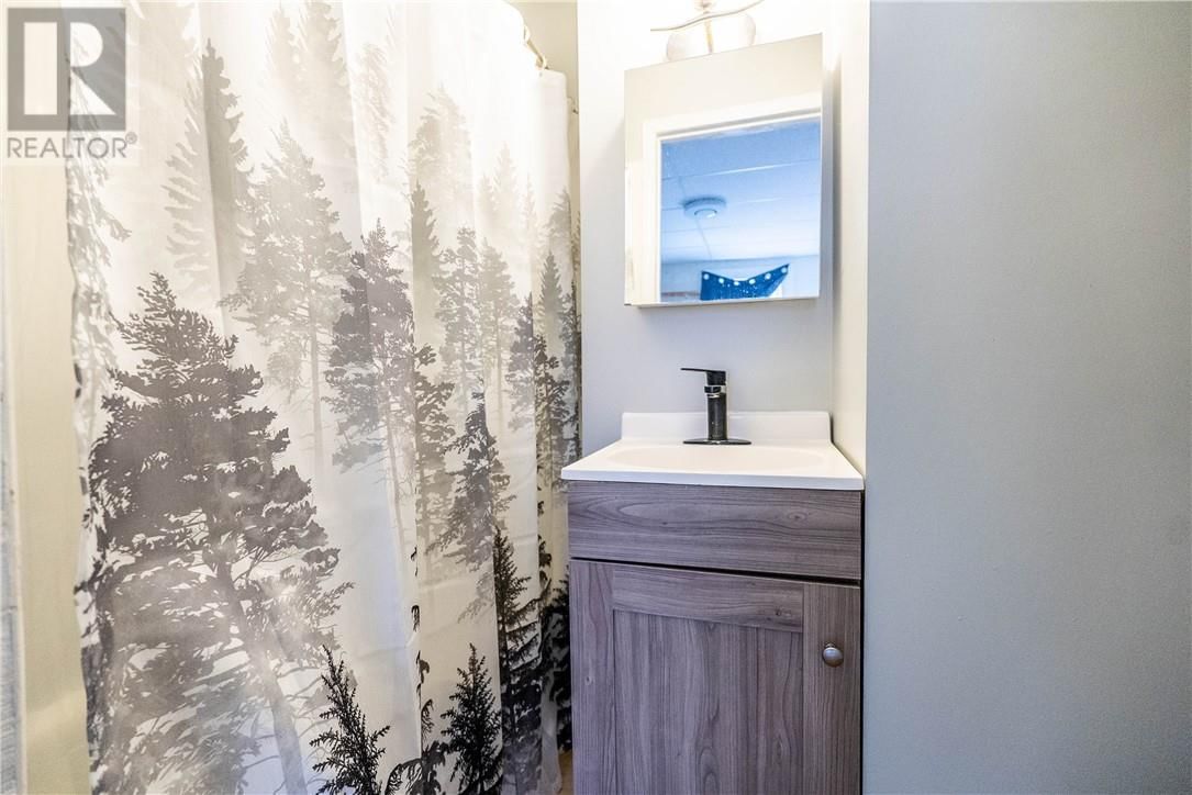 3-5 EYRE STREET Image 9