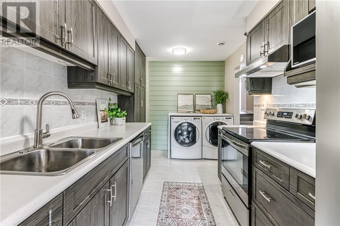 989 ARTHUR STREET Image 10