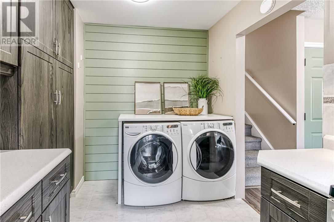 989 ARTHUR STREET Image 11