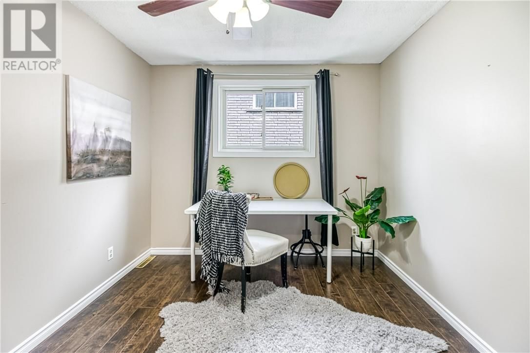 989 ARTHUR STREET Image 17