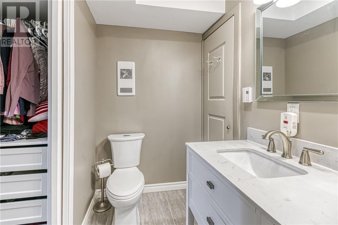 989 ARTHUR STREET Image 28