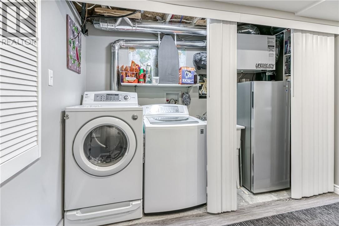 989 ARTHUR STREET Image 31