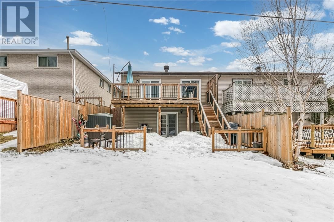 989 ARTHUR STREET Image 36