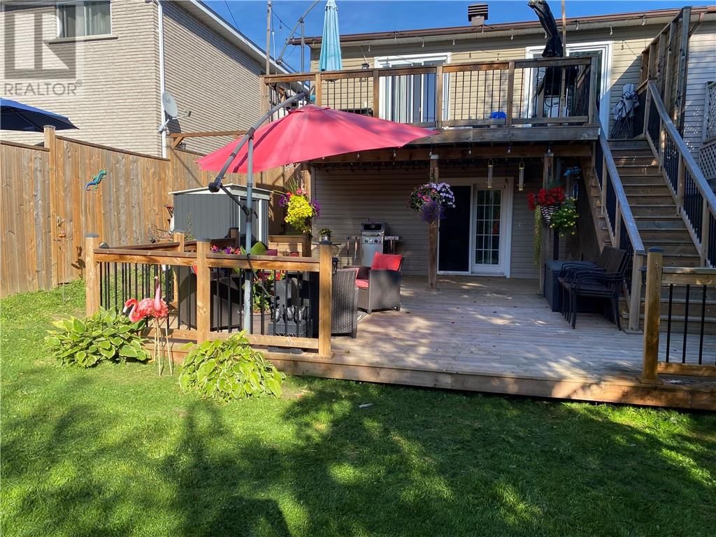 989 ARTHUR STREET Image 40