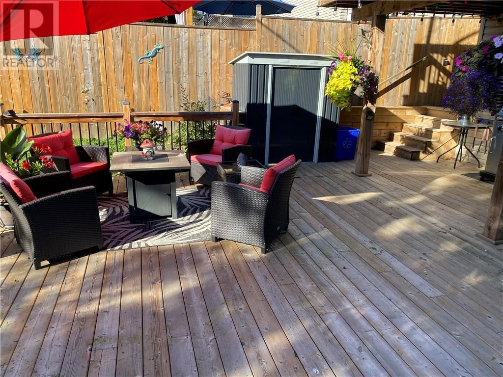 989 ARTHUR STREET Image 43