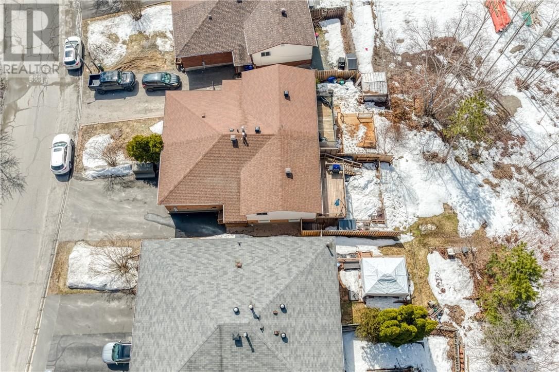 989 ARTHUR STREET Image 48