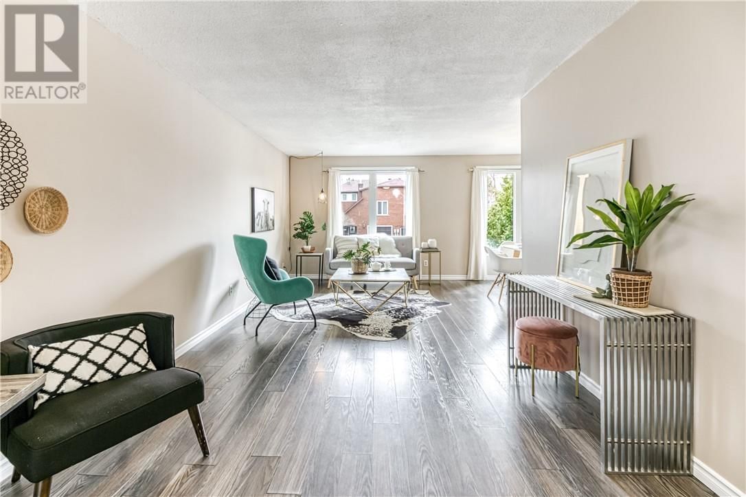 989 ARTHUR STREET Image 5