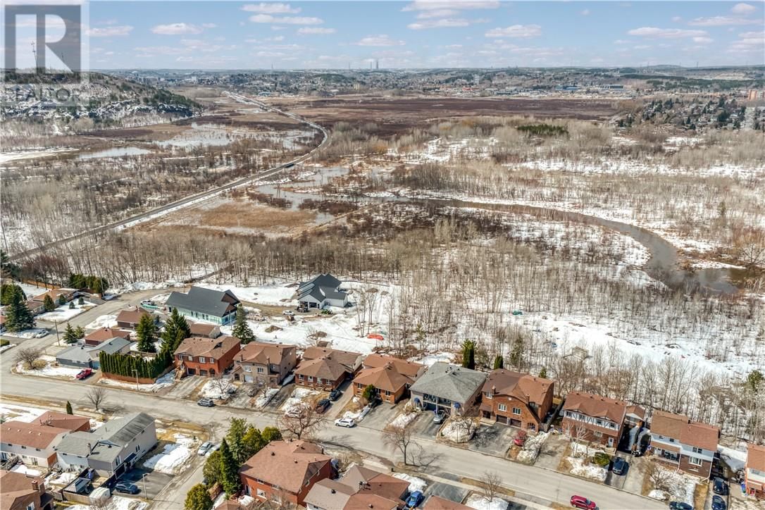 989 ARTHUR STREET Image 50