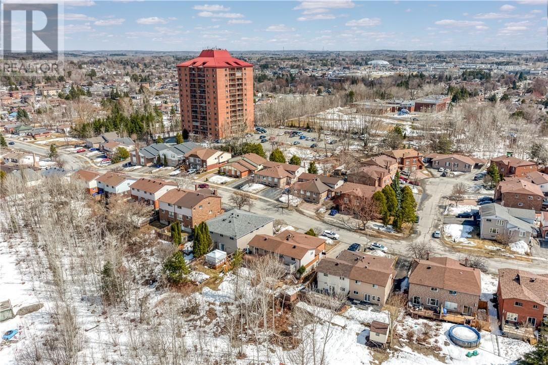 989 ARTHUR STREET Image 51