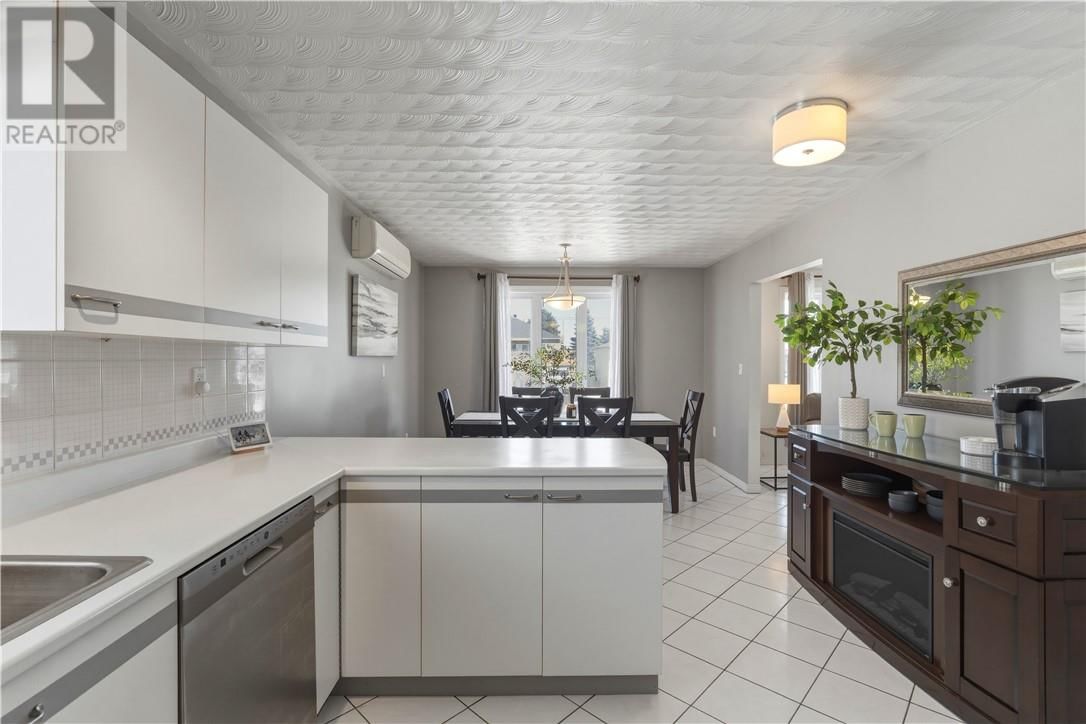 4295 CARINA DRIVE Image 15