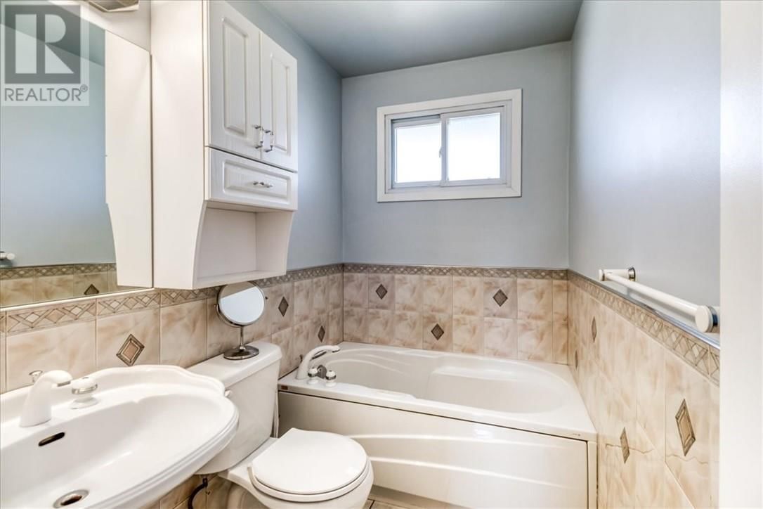 1305 ROSE MARIE AVENUE Image 27