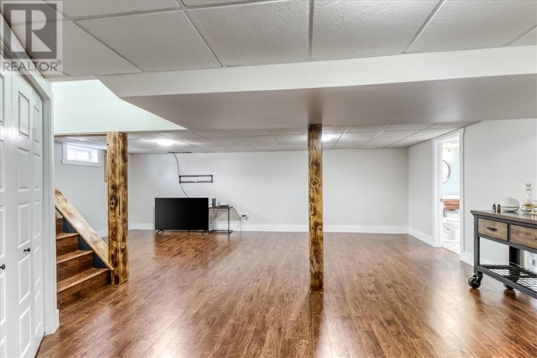 1305 ROSE MARIE AVENUE Image 29