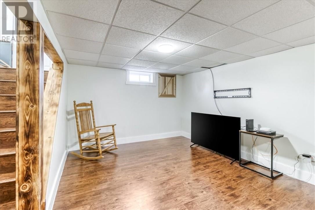 1305 ROSE MARIE AVENUE Image 33