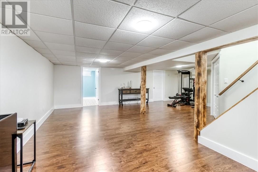 1305 ROSE MARIE AVENUE Image 34