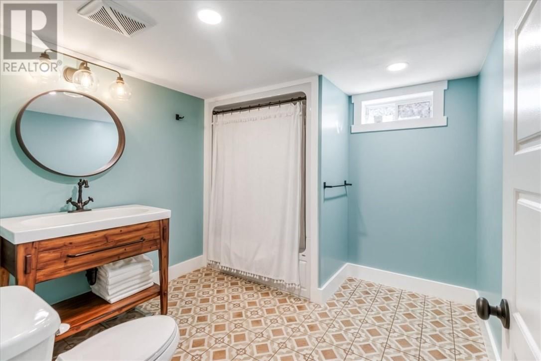 1305 ROSE MARIE AVENUE Image 36