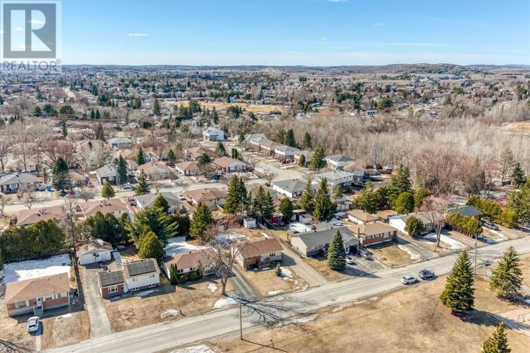 1305 ROSE MARIE AVENUE Image 41