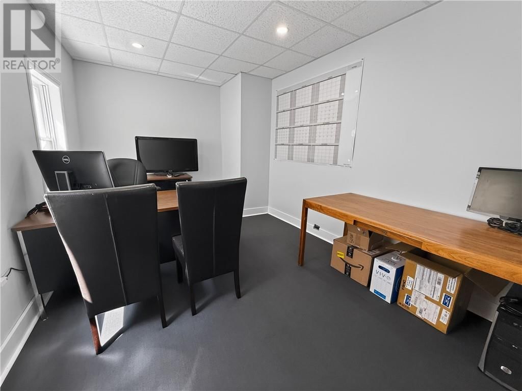4 ELEANOR STREET Image 13