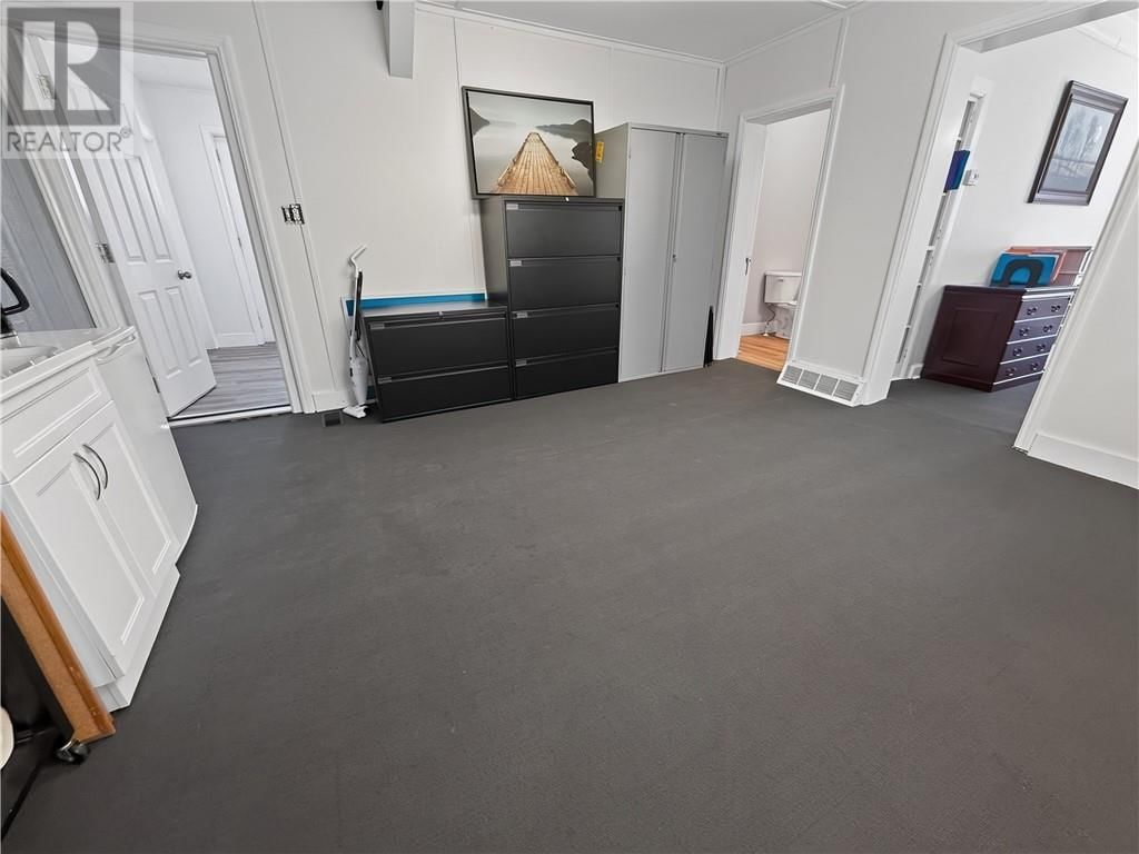 4 ELEANOR STREET Image 14