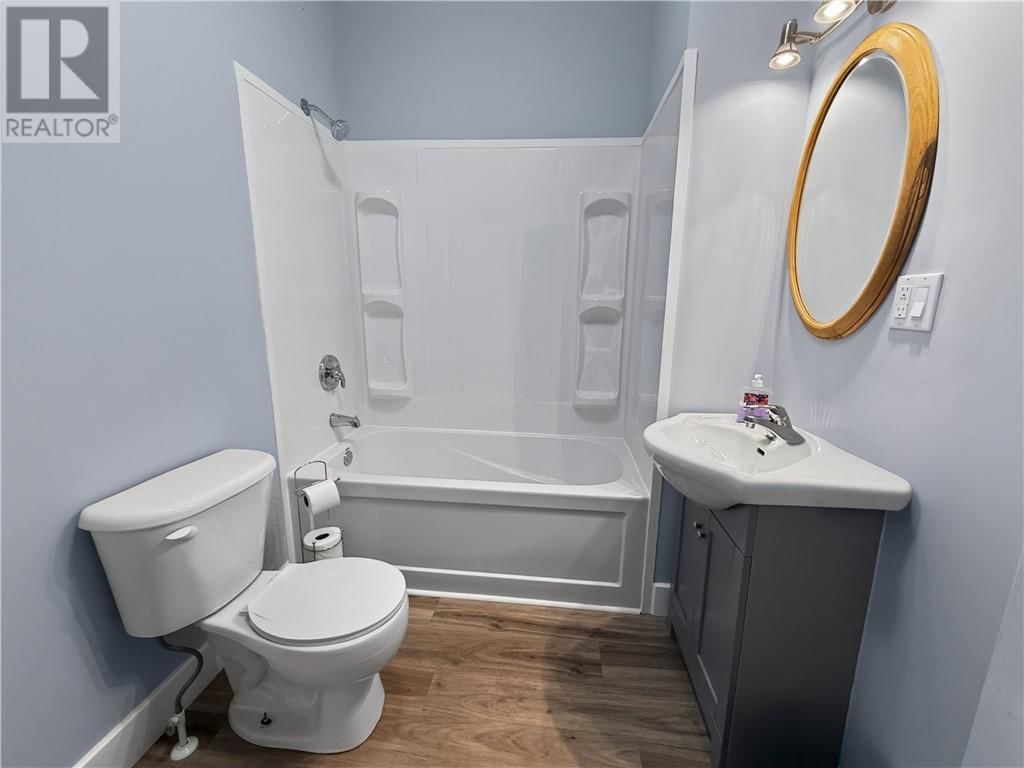 4 ELEANOR STREET Image 16