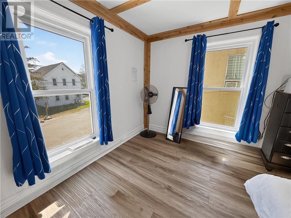 4 ELEANOR STREET Image 24