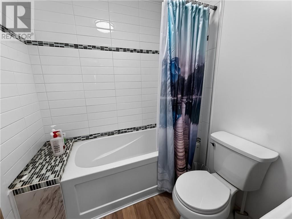 4 ELEANOR STREET Image 25