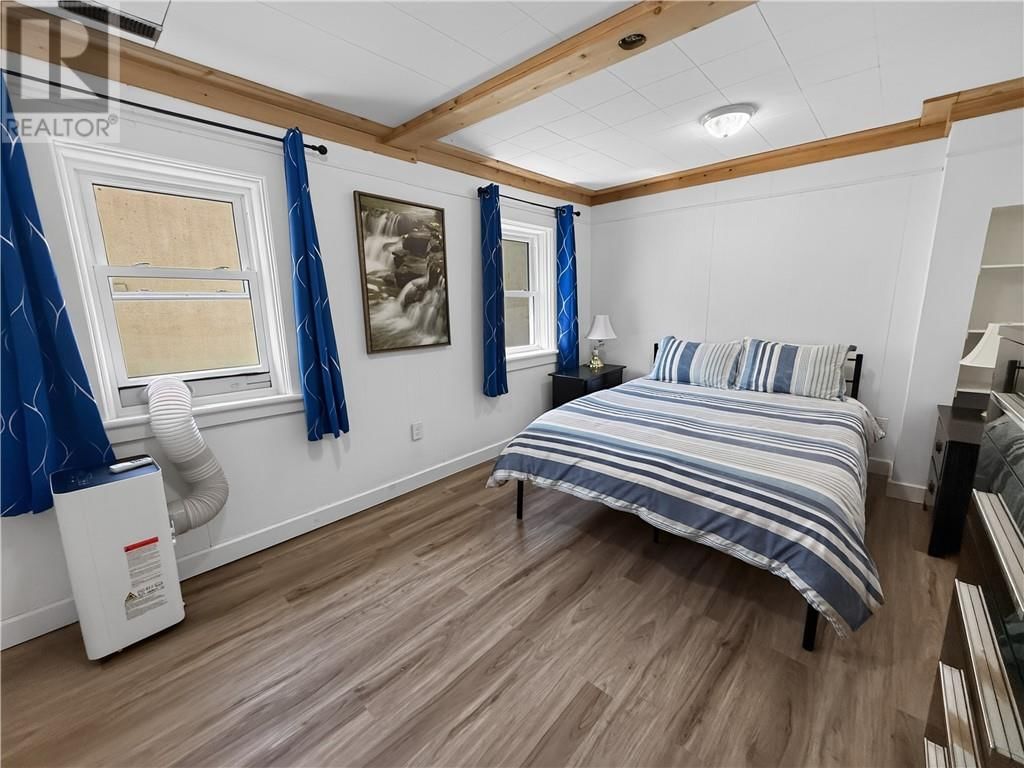 4 ELEANOR STREET Image 31