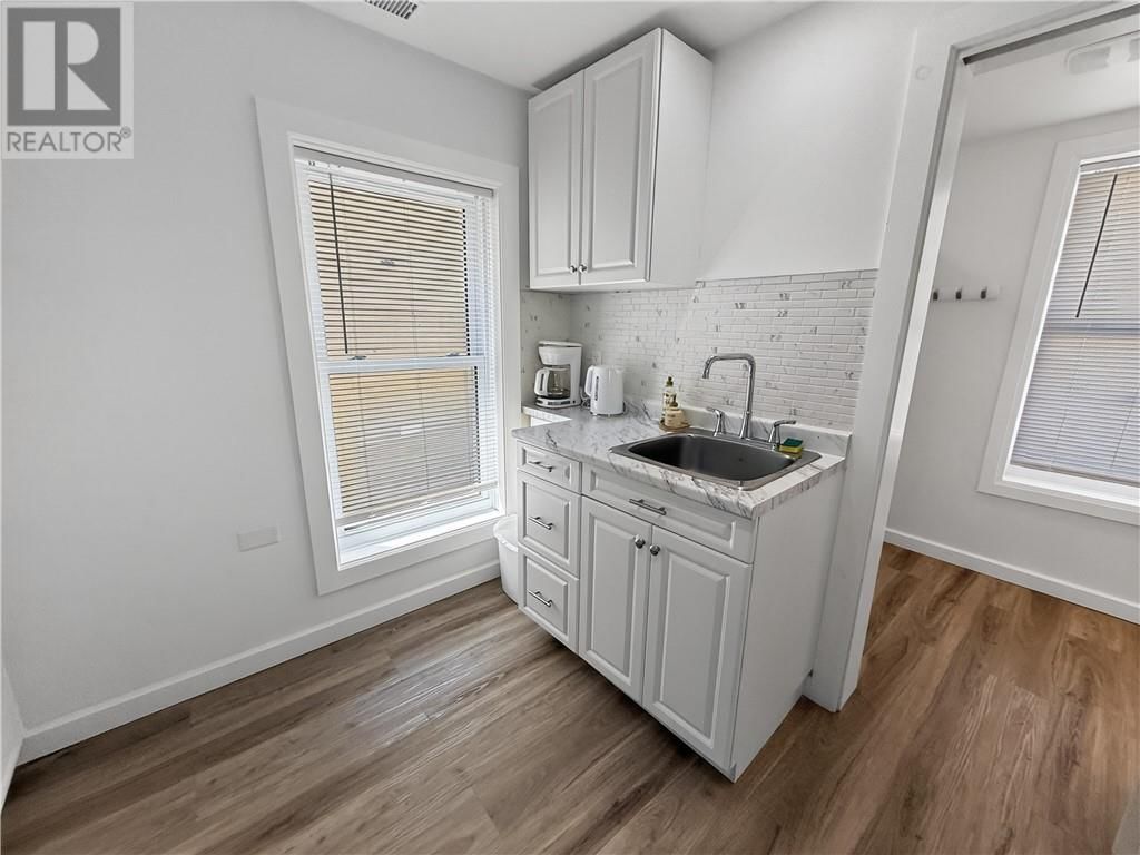 4 ELEANOR STREET Image 34