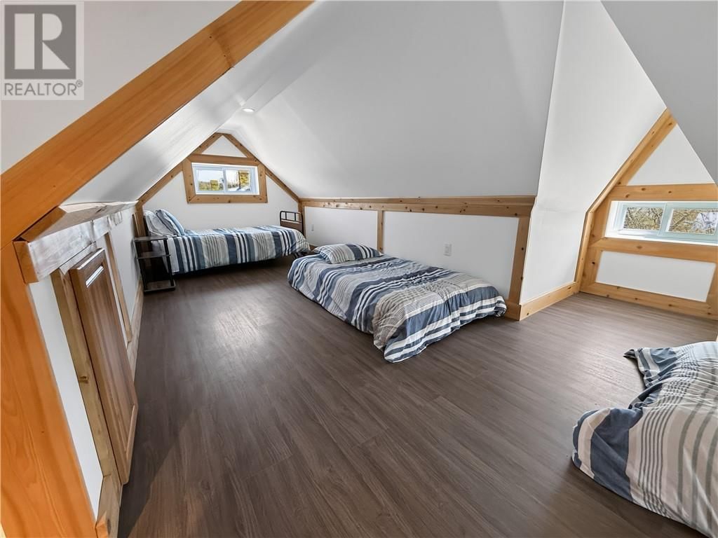 4 ELEANOR STREET Image 44