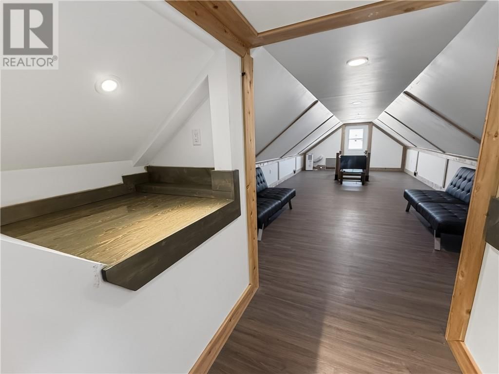 4 ELEANOR STREET Image 46