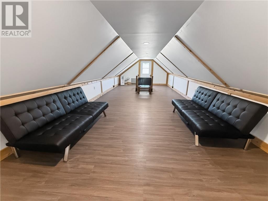 4 ELEANOR STREET Image 47
