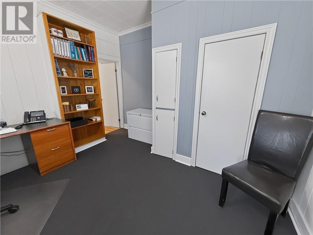 4 ELEANOR STREET Image 8