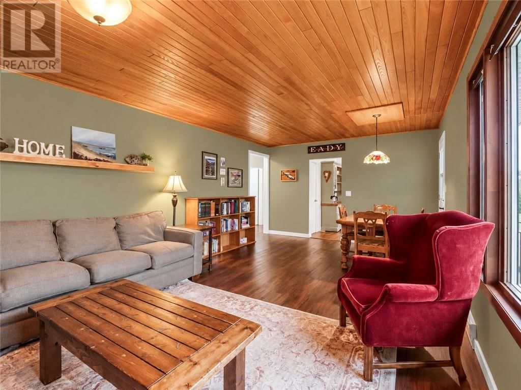 18 WICKWAS STREET Image 20