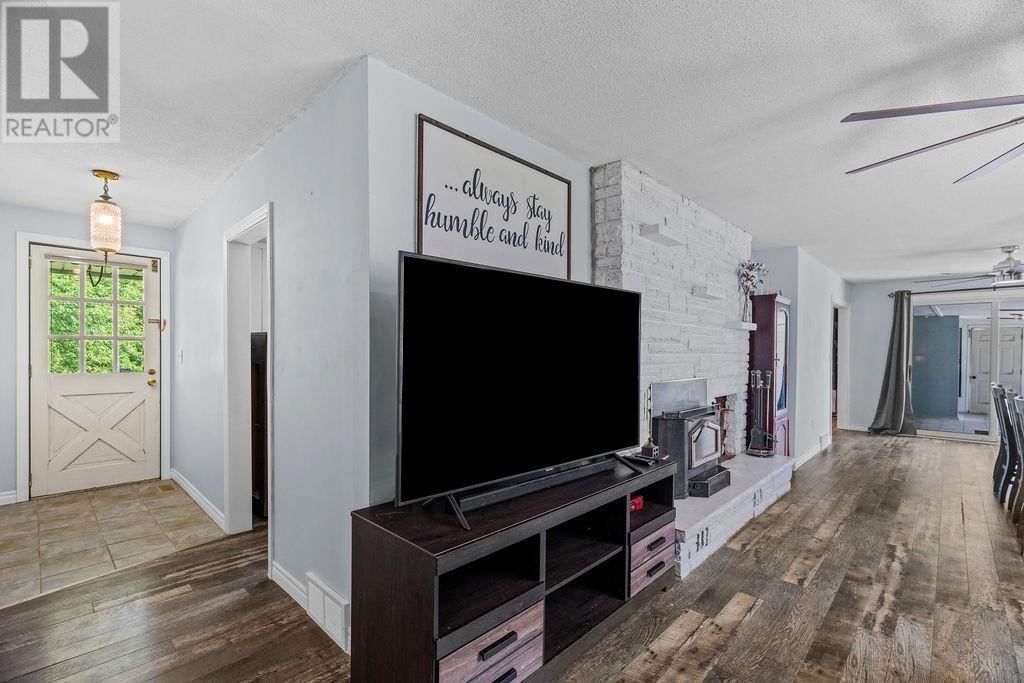 5113 LAKESHORE ROAD Image 22