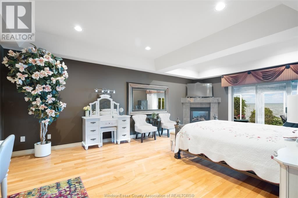 320 SHOREVIEW CIRCLE Image 23