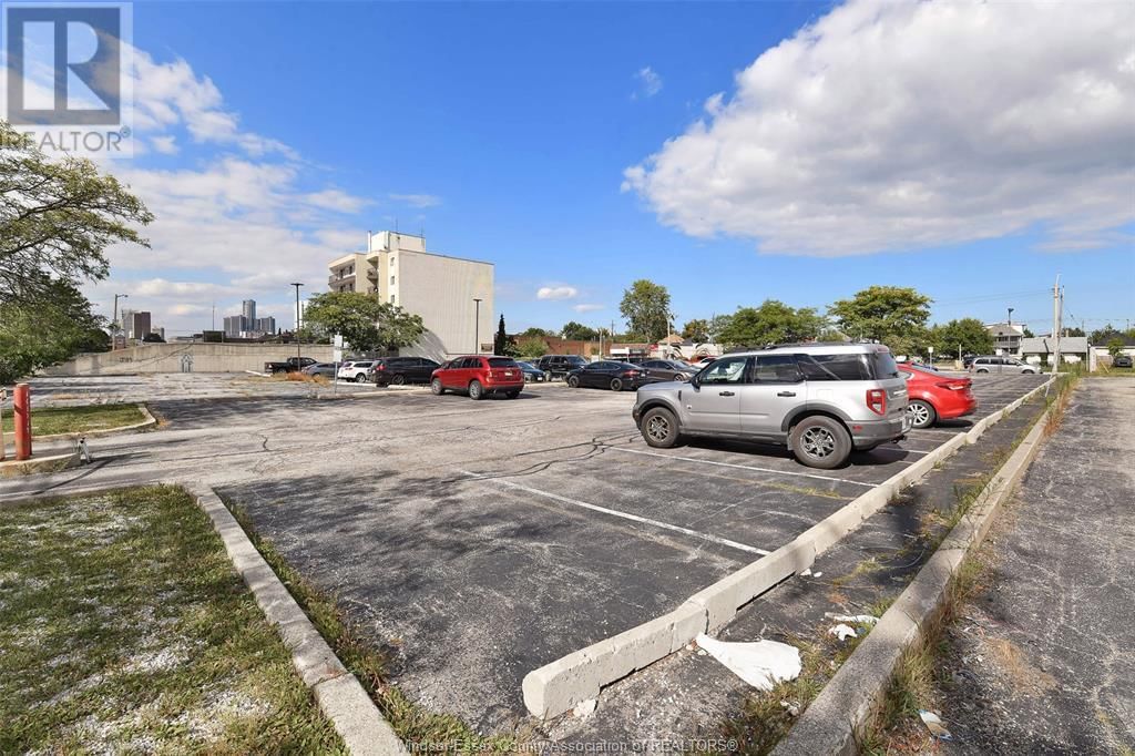 V/L GOYEAU STREET Image 25