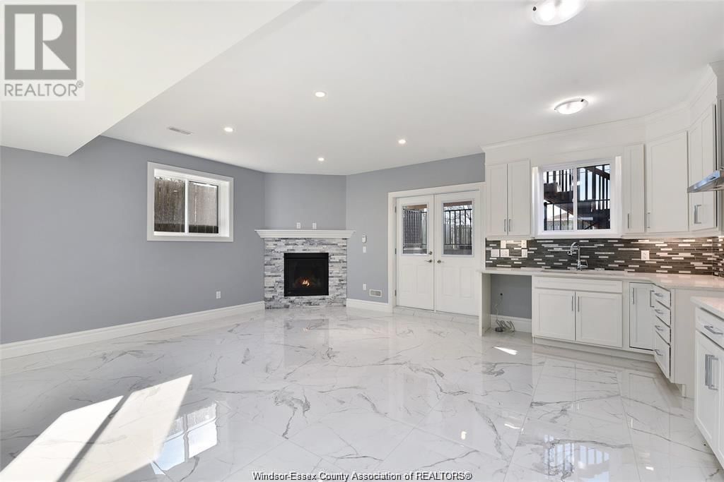 2281 DOMINION BOULEVARD Unit# LOWER Image 8