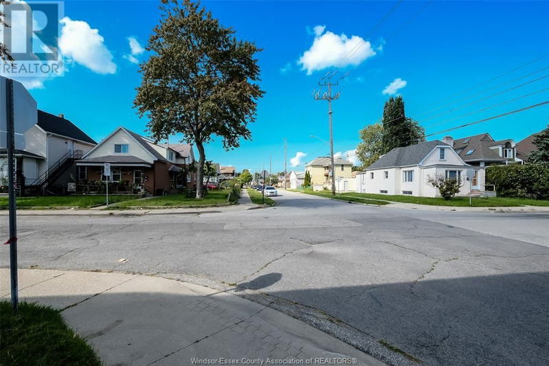 1009 NIAGARA Street  Windsor, N9A3V3 | Image 2