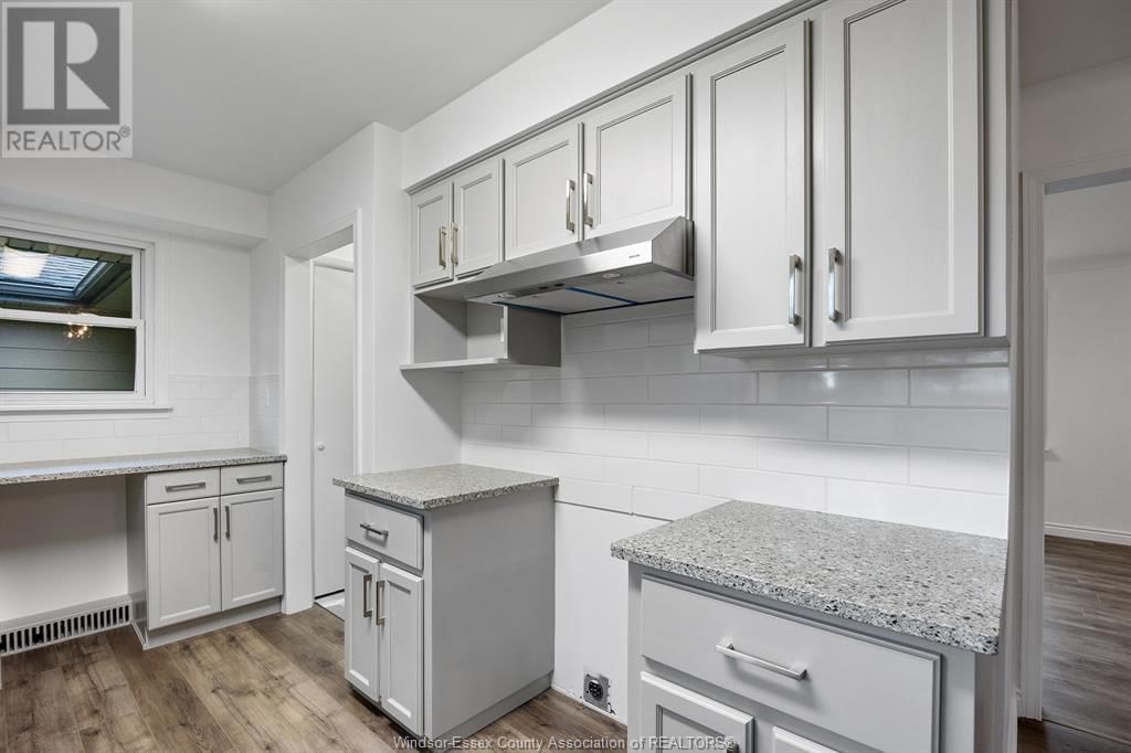 3945-85 DOUGALL AVENUE Image 22