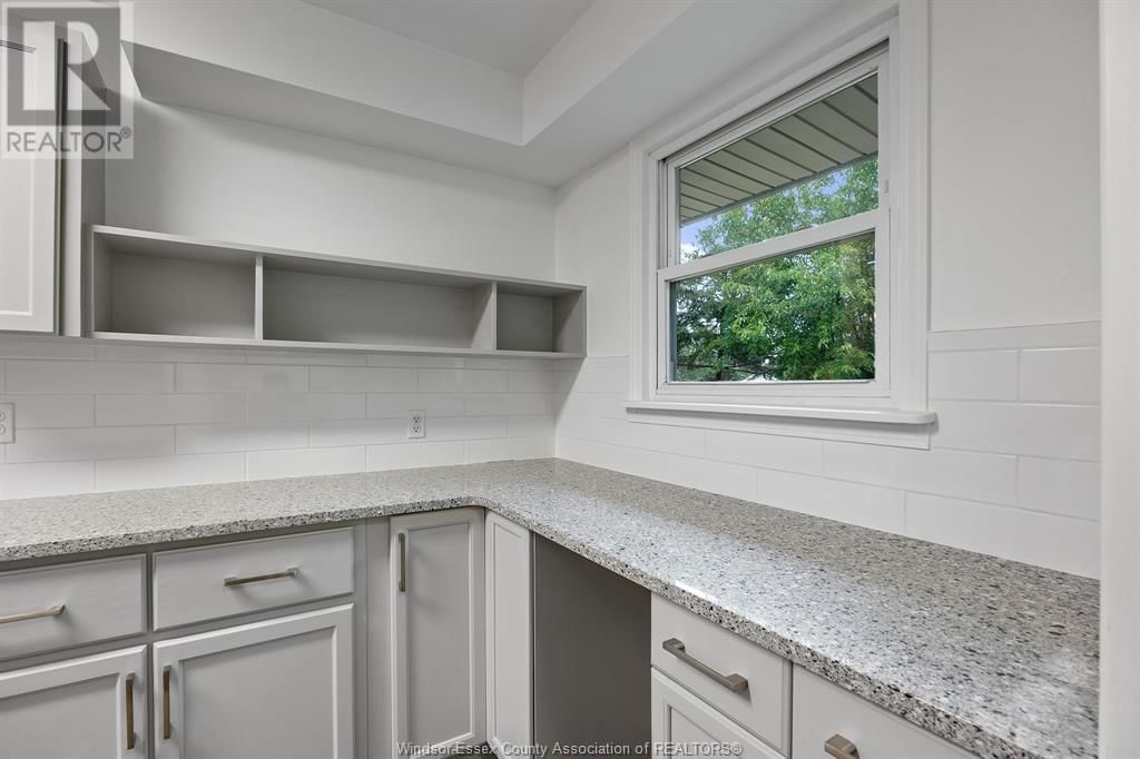 3945-85 DOUGALL AVENUE Image 24