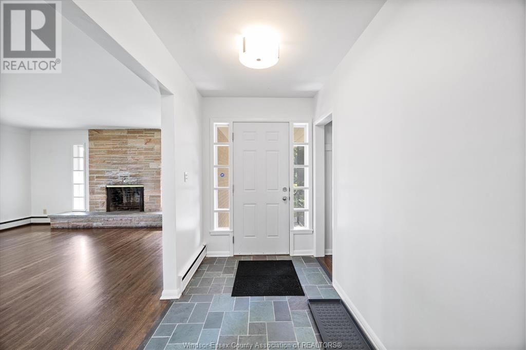 3945-85 DOUGALL AVENUE Image 41