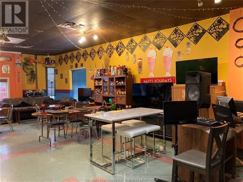 Image #1 of Restaurant for Sale at 2462 Tecumseh East, Windsor, Ontario