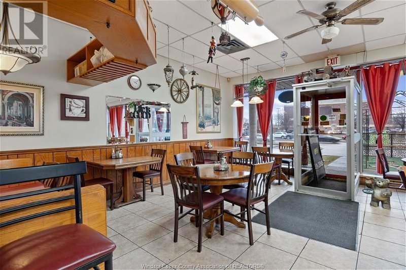 Image #1 of Restaurant for Sale at 521 Tecumseh Road East, Windsor, Ontario