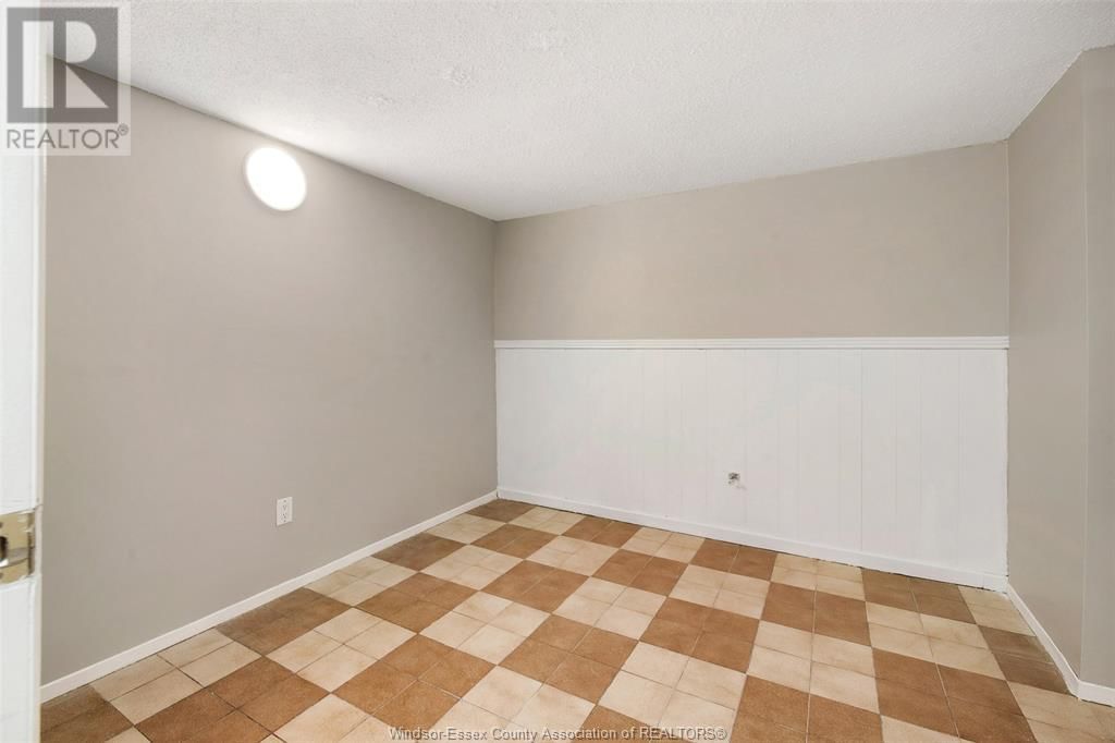 10820 MULBERRY DRIVE Unit# LOWER Image 10