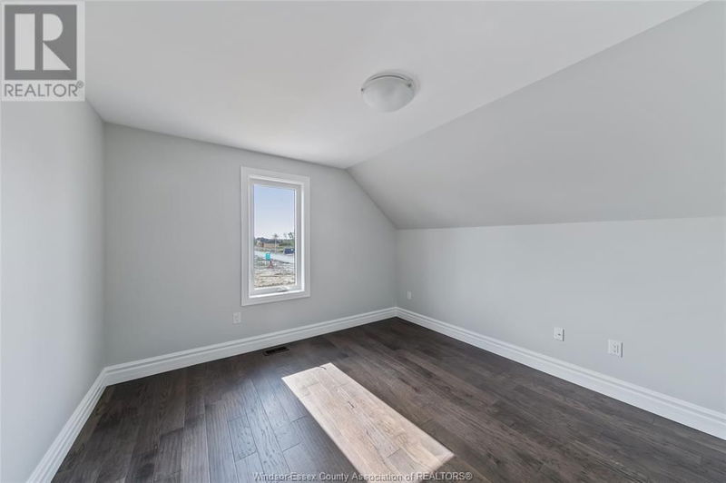 245 CHARLES null  Essex, N8M3E9 | Image 24