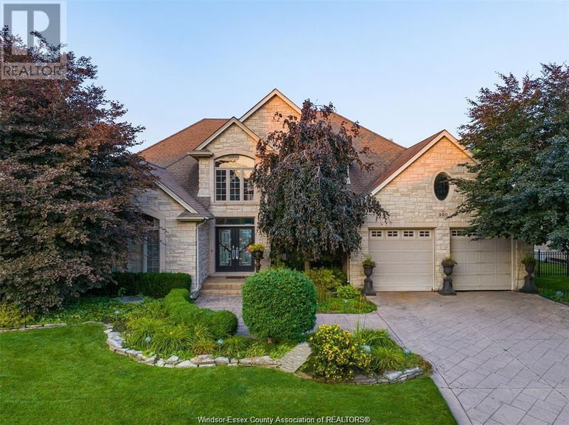 320 SHOREVIEW Circle  Windsor, N8P1M7 | Image 1