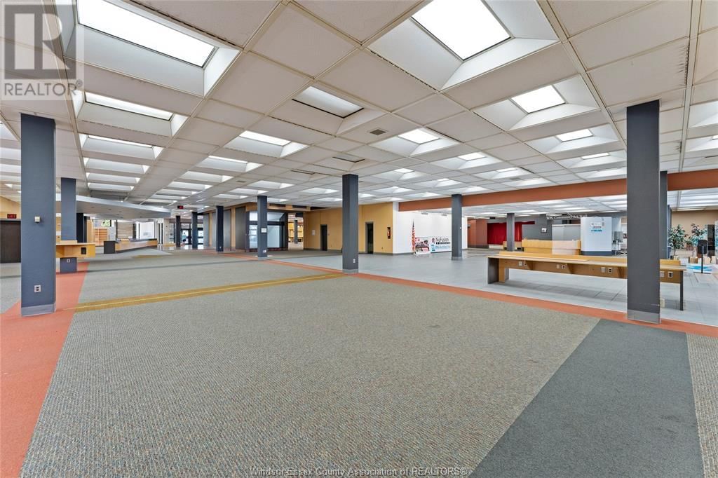 MAIN FLOOR - 850 OUELLETTE AVENUE Image 13
