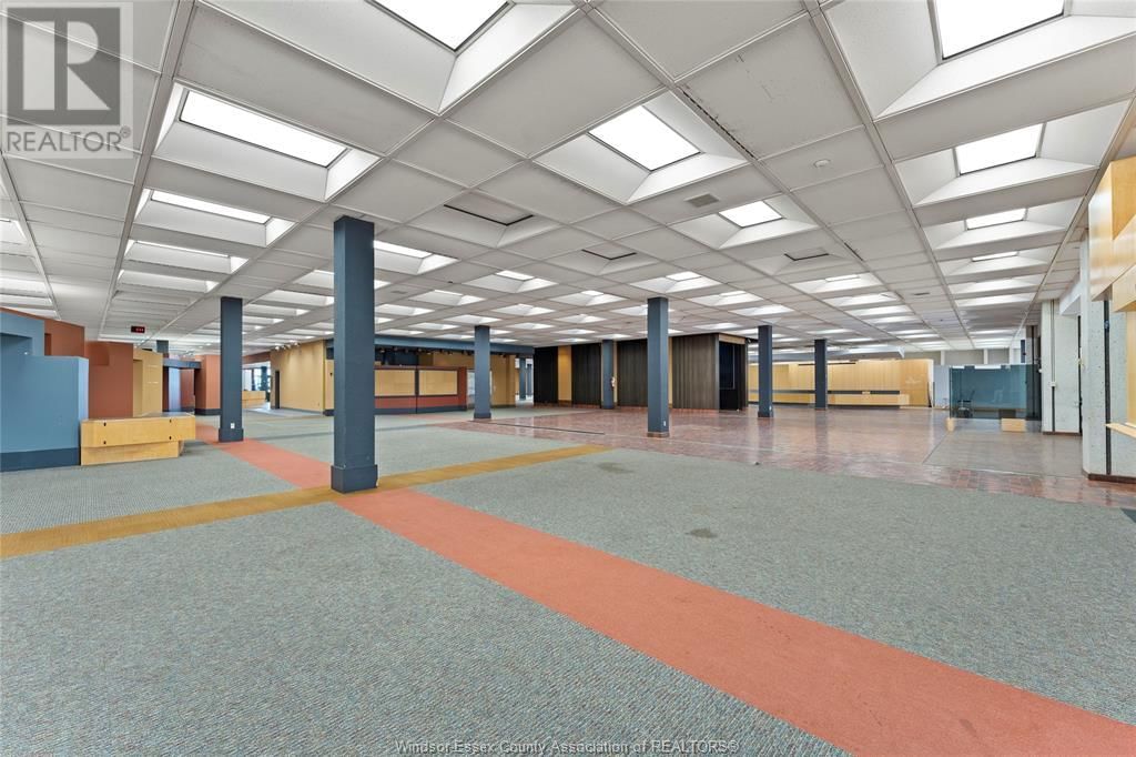 MAIN FLOOR - 850 OUELLETTE AVENUE Image 6