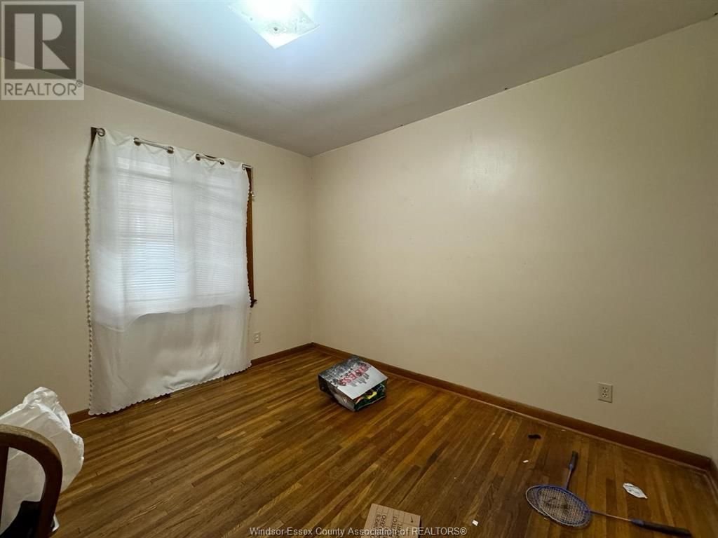 771 CAMPBELL AVENUE Image 33