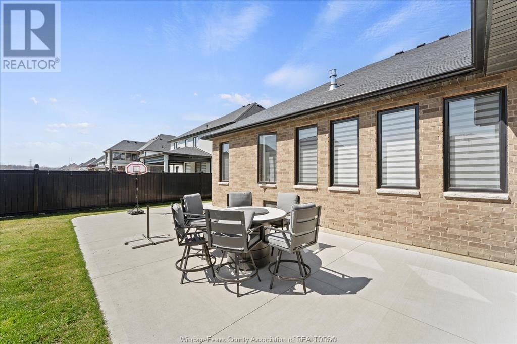6056 SILVER MAPLE Image 32